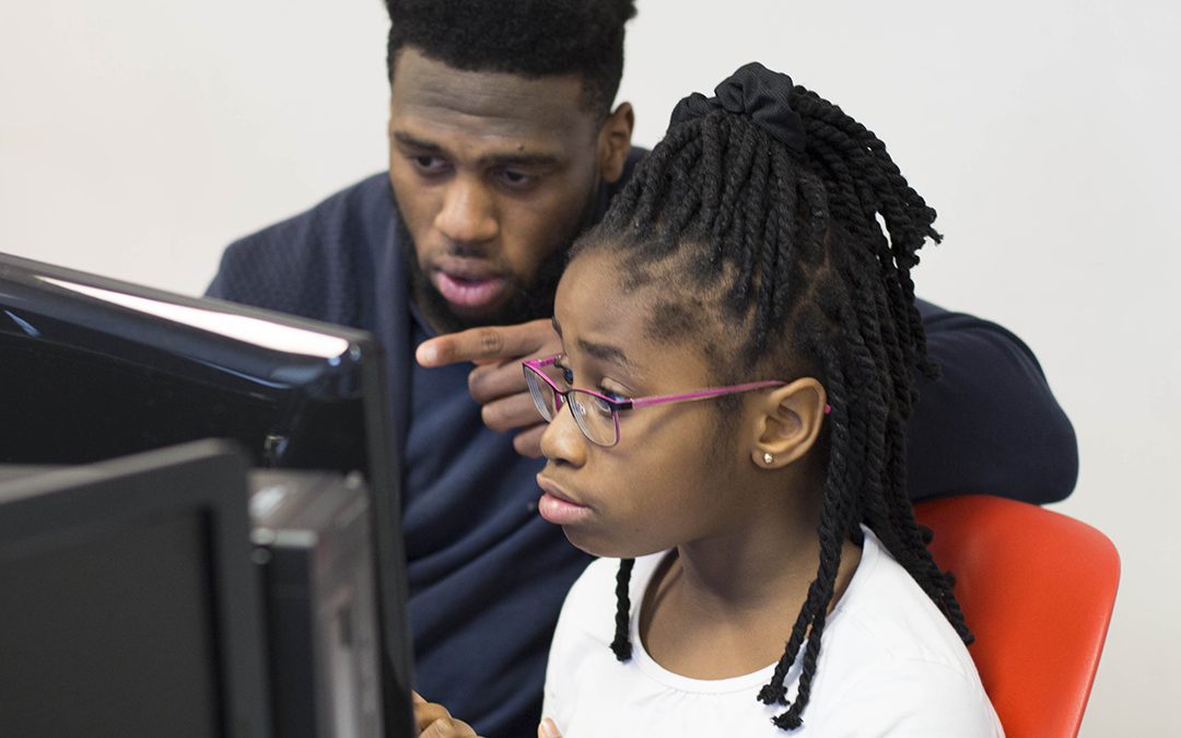 Teaching young Canadians digital skills